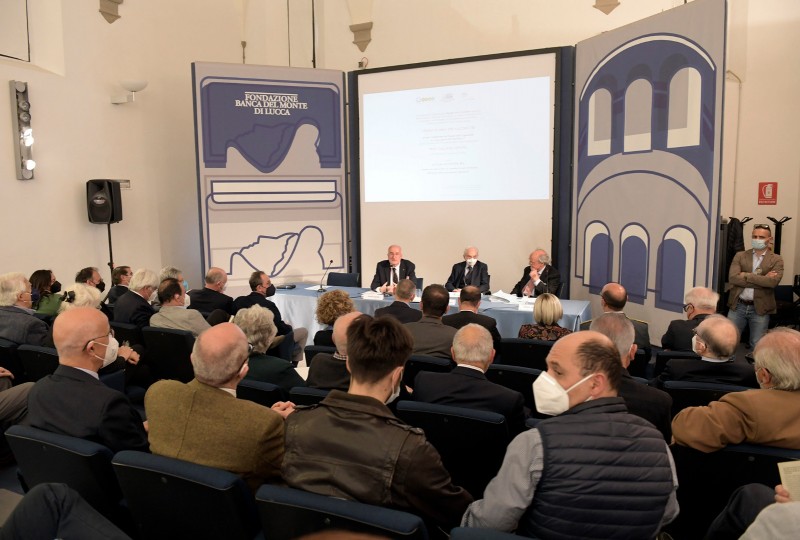 Successo per l’incontro di Giuliano Amato con la città e con i giovani