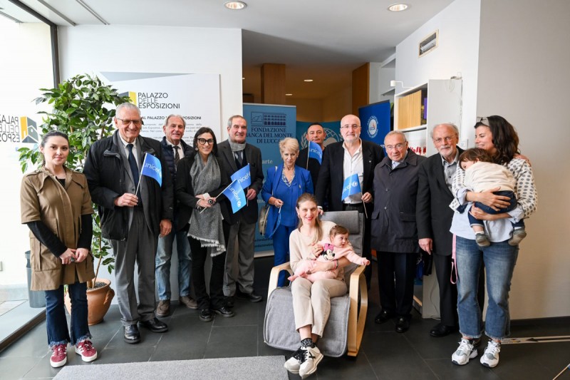 Baby Pit Stop al Palazzo delle Esposizioni di Lucca: Luccasenzabarriere ha donato una postazione per l’allattamento e un fasciatoio per neonati, nell’ambito del progetto nazionale di Unicef “insieme per l’allattamento”