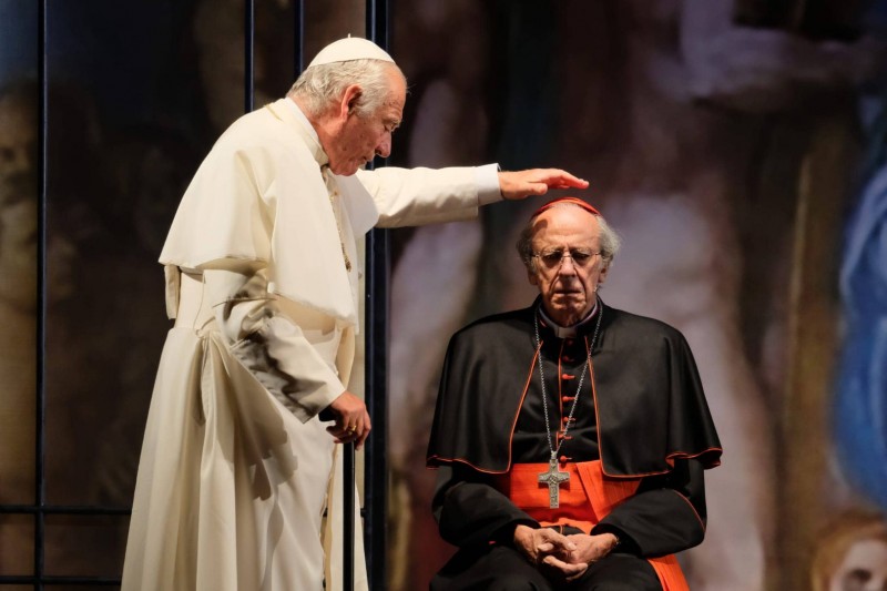“Incontri con gli attori”: La compagnia di “I Due Papi” in scena al Teatro del Giglio Puccini, incontra il pubblico nel nostro auditorium sabato pomeriggio